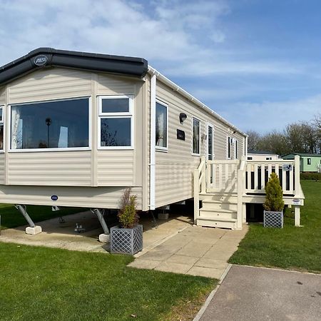 Tattershall Lakes Kingfisher Caravan 8 Berth With Hot Tub & Wifi Exterior photo