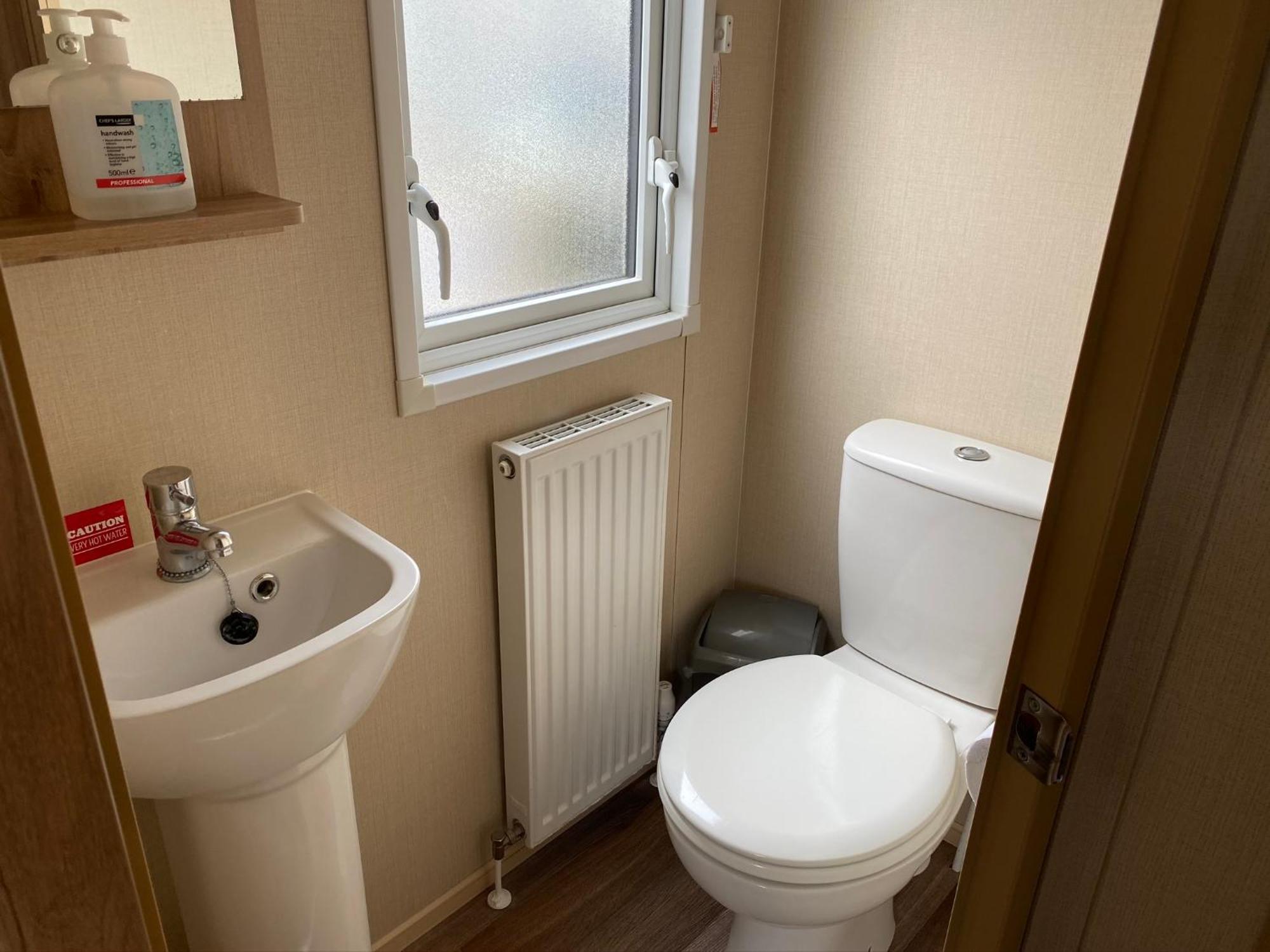 Tattershall Lakes Kingfisher Caravan 8 Berth With Hot Tub & Wifi Exterior photo