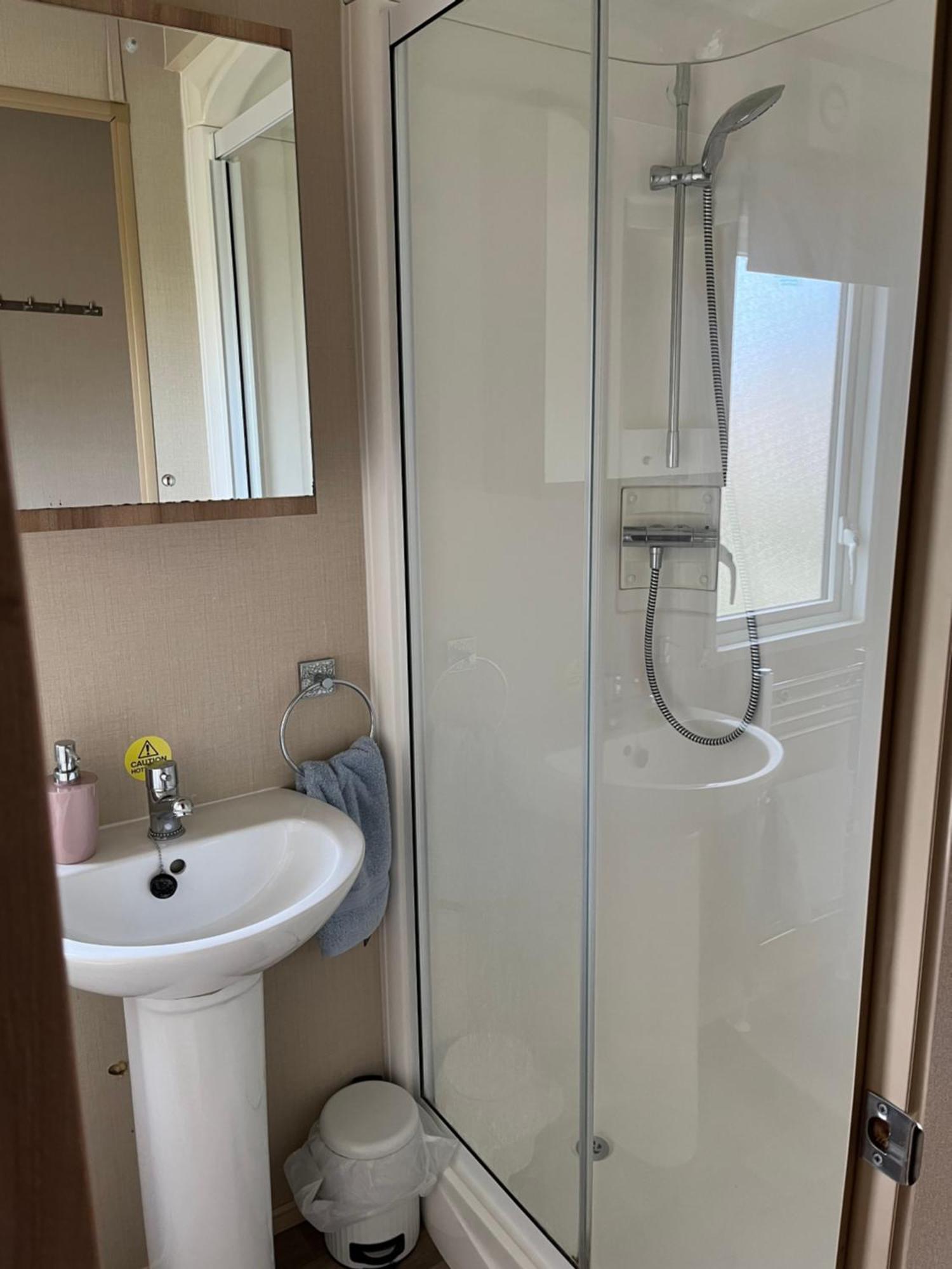 Tattershall Lakes Kingfisher Caravan 8 Berth With Hot Tub & Wifi Exterior photo